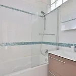 6-Person Apartment With 3 Beds Champs-Elysees