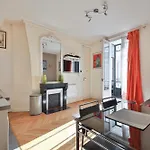6-Person Apartment With 3 Beds Champs-Elysees