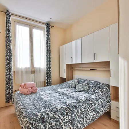 6-person With 3 Beds Champs-elysees *